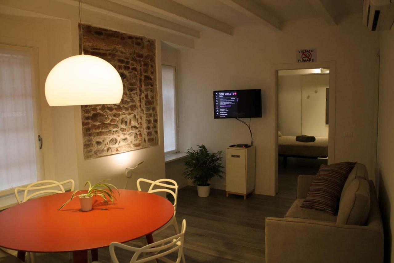 Intero Appartamento La Barcaccia เวโรนา ภายนอก รูปภาพ